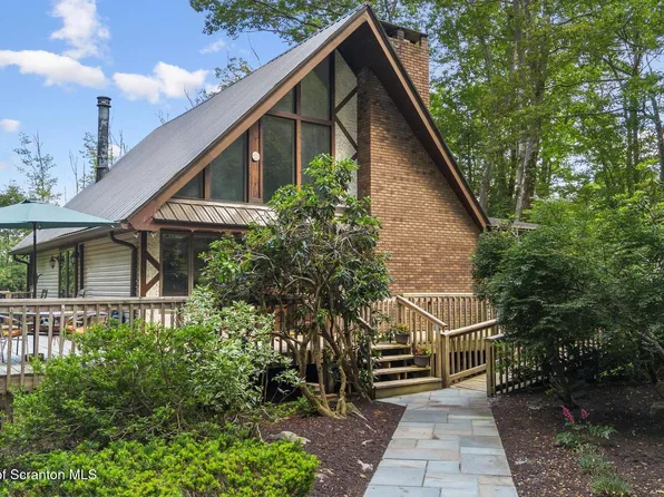 140 Living Waters Rd, Jefferson Township, PA 18436