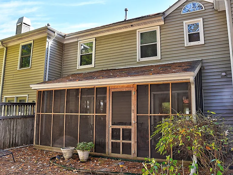 306 Esplanade Pl — Photo 32