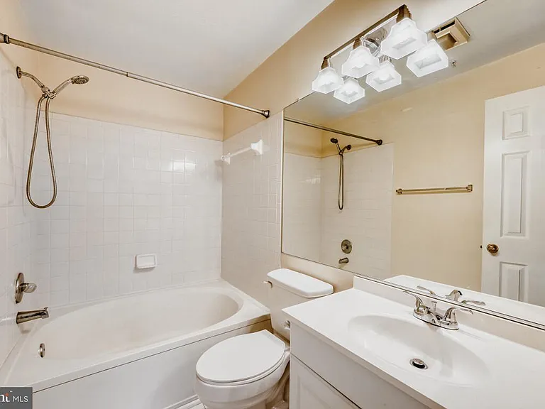 2322 Falls Gable Ln #J — Photo 7