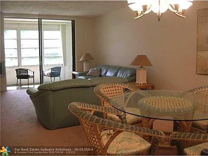 3rd image of 2851 Somerset Dr APT 115