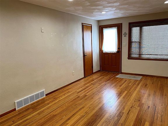 5th image of 312 2nd Ave