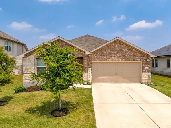 200 Waterway Ave, Hutto, TX 78634