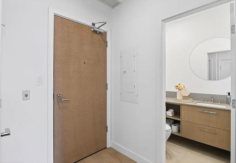 3389 Lakeshore Rd #209 — Photo 2