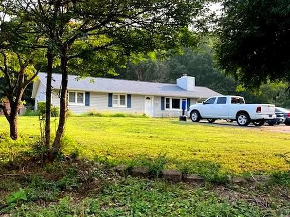8503 Spruce St, Manassas, VA 20111