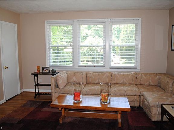 2nd image of 2502 Shady Lawn Dr