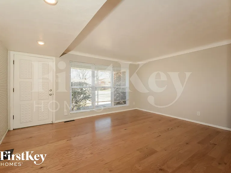 4619 Villa Knoll Dr — Photo 2
