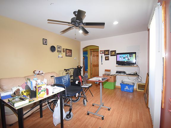 3rd image of 10959 S Avenue B