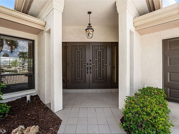 3rd image of 16986 Timberlakes Dr