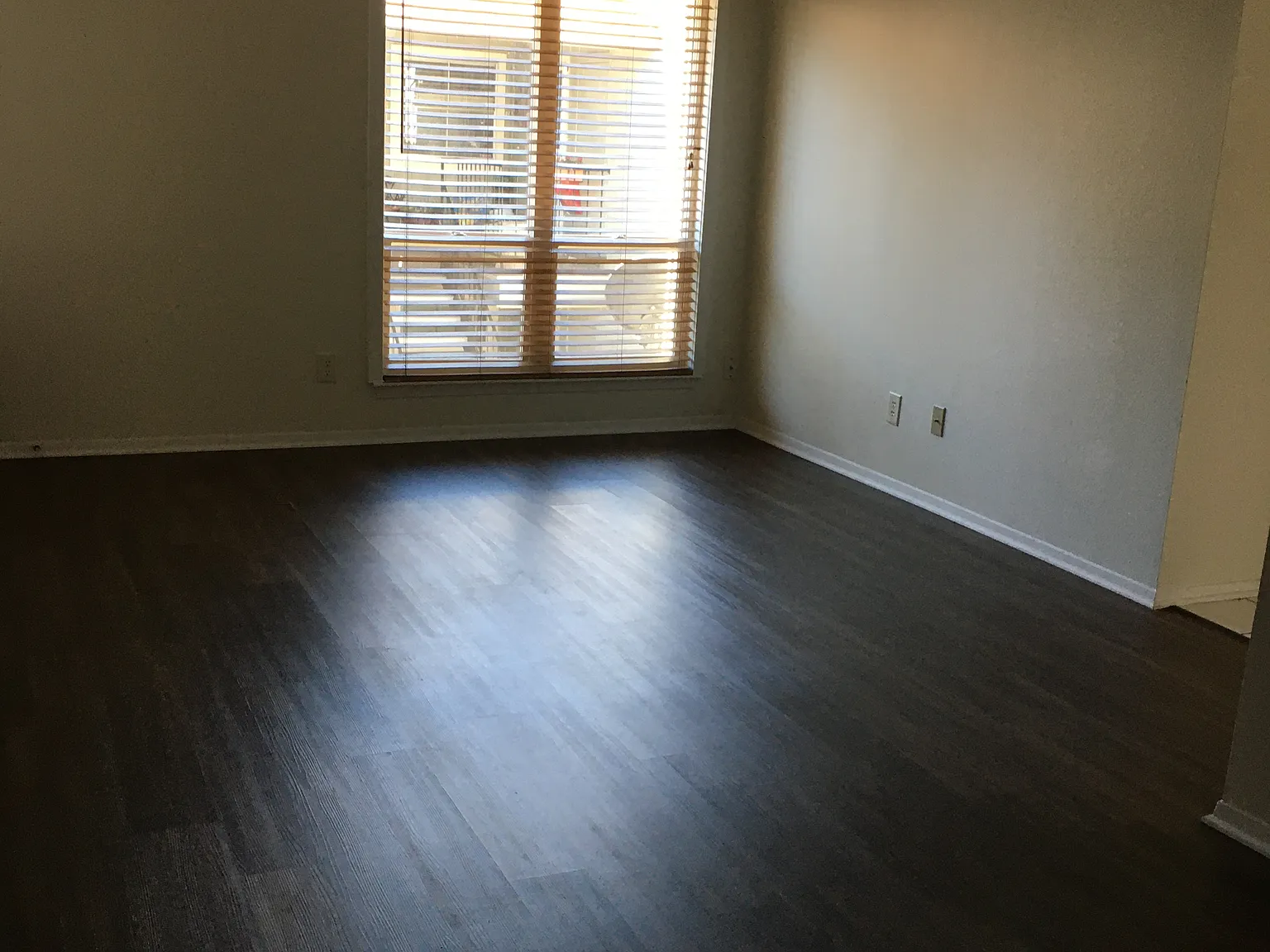 2 bed, 850 sqft, $1,500 — Photo 4