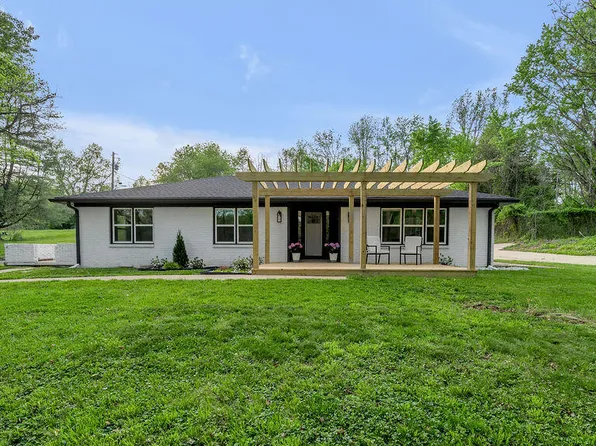 2040 McGee 1 Ln, Nicholasville, KY 40356
