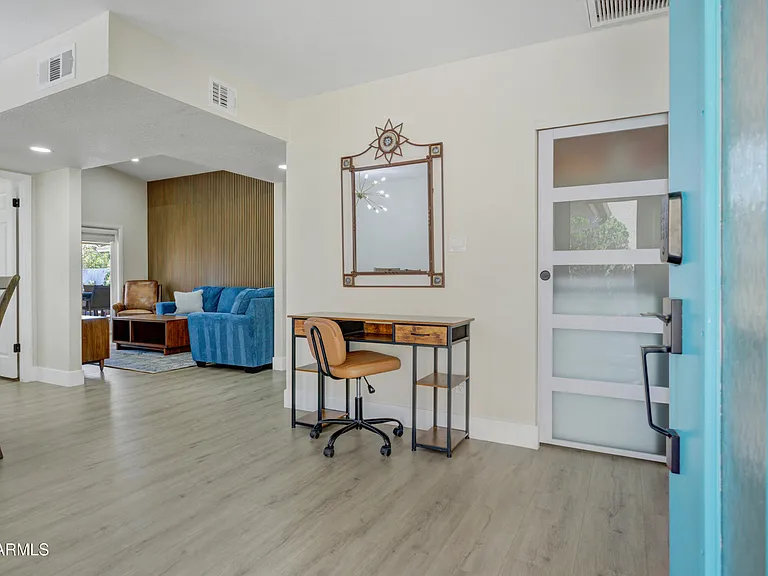 6863 E Kelton Ln — Photo 4