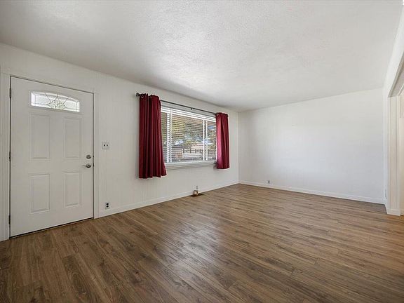 5th image of 1925 Everest Ave