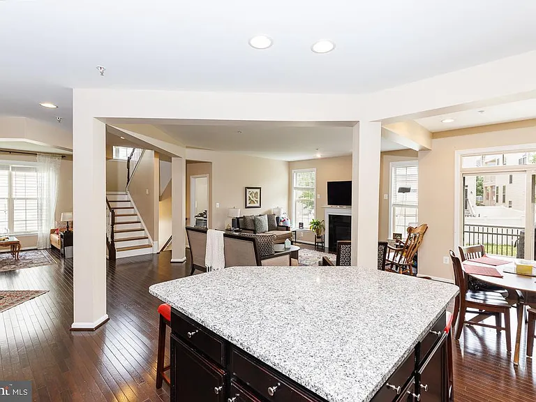 9203 Rice Ave — Photo 12