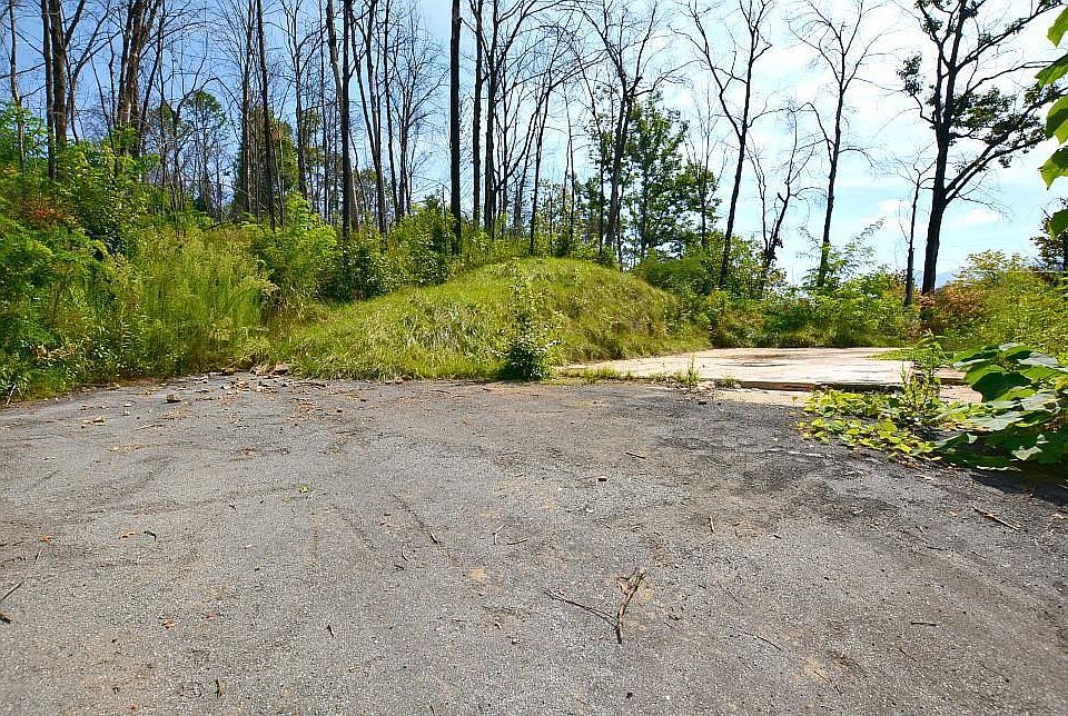 1st image of 511 Greenbriar Ln