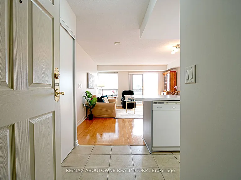 350 Princess Royal Dr #1002 — Photo 3