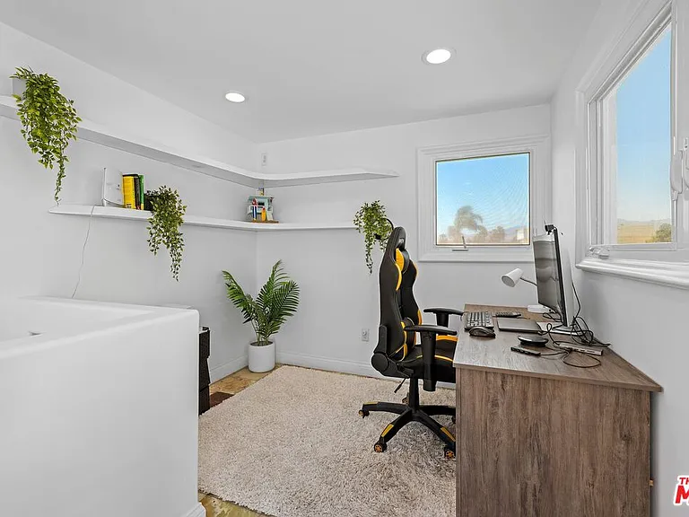718 Lincoln Blvd #1 — Photo 27