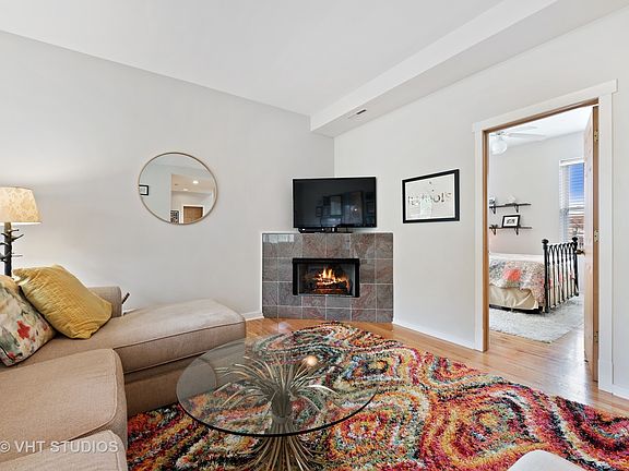 5th image of 2644 W Leland Ave APT 3