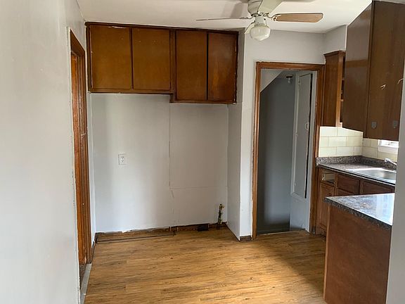 2nd image of 13010 Wilshire Dr