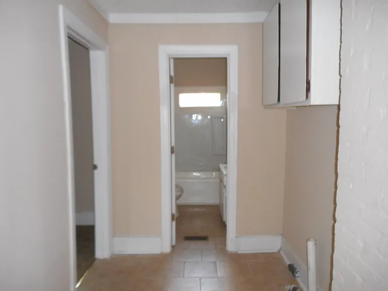 5560 Thistledown Dr — Photo 4