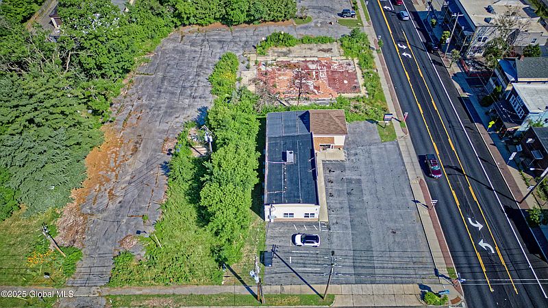 2nd image of 20-22 Main Street
