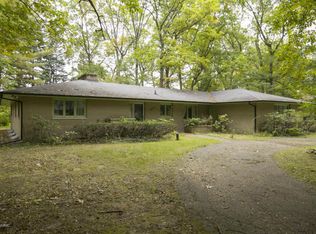 5905 Jacille Ave, Kalamazoo, MI 49048