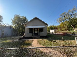 2001 E 81st Ter, Kansas City, MO 64132