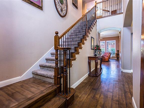 4th image of 2024 Meadows Ave