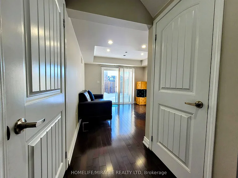 34 Donomore Dr — Photo 4