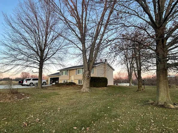 9745 E 1200th St, Macomb, IL 61455