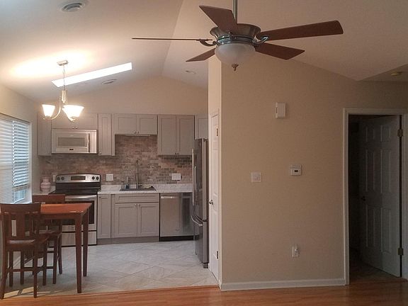 3rd image of 82 Elderberry Ct