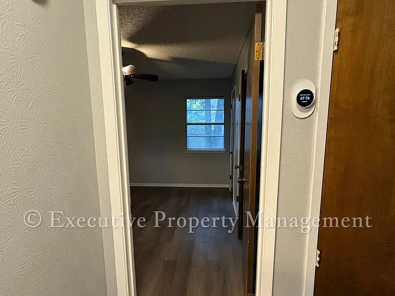 410 Jeffrey Ln — Photo 31