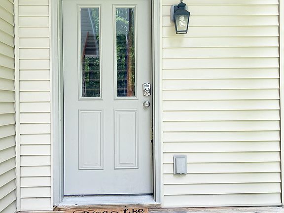 5th image of 105 Davos Ln