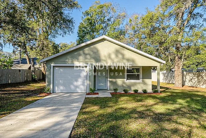3 bed, 2.0 bath, 1368 sqft, $2,245 — Photo 2