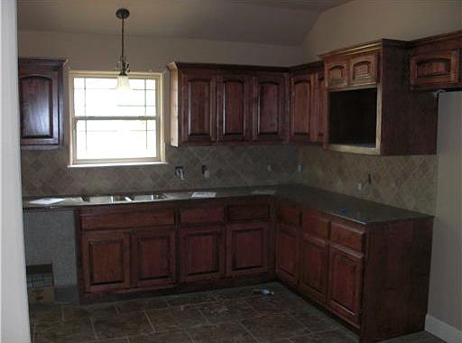 4th image of 1512 Kelley Dr