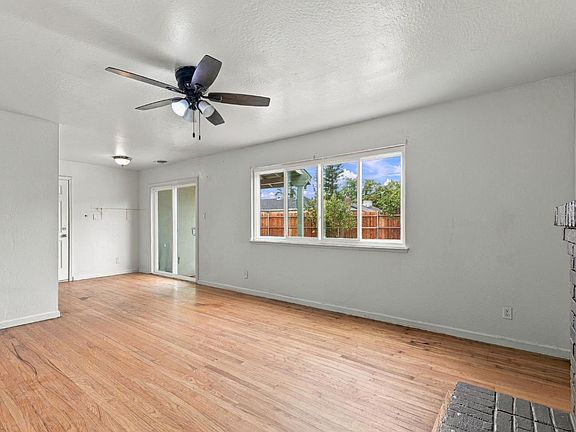 4th image of 8961 Rosetta Cir