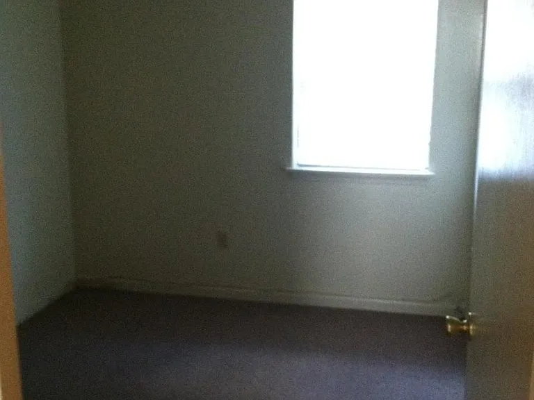 904 Mabel Ave — Photo 5