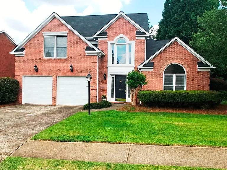 377 Fairbrook Cir NE — Photo 1