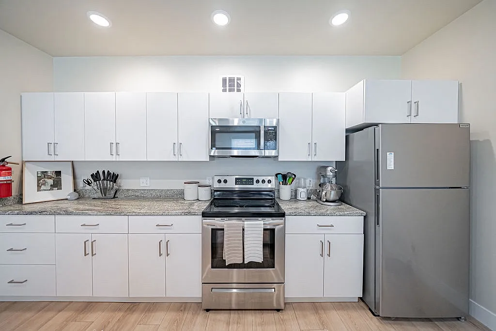 2 bed, 920 sqft, $1,465 — Photo 3
