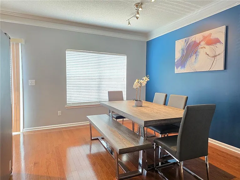 1208 Charleston Ct — Photo 5