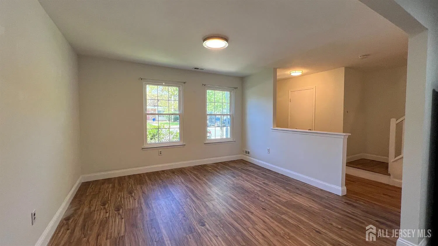 3 bed, 2.5 bath, 1648 sqft, $3,000 — Photo 2