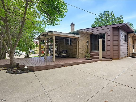 4th image of 7386 Meadow Ln