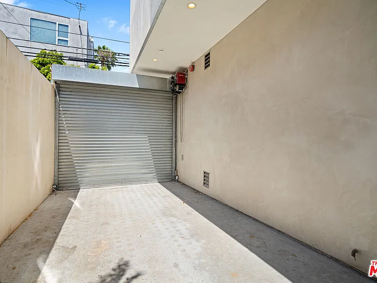 1217 Cabrillo Ave — Photo 55