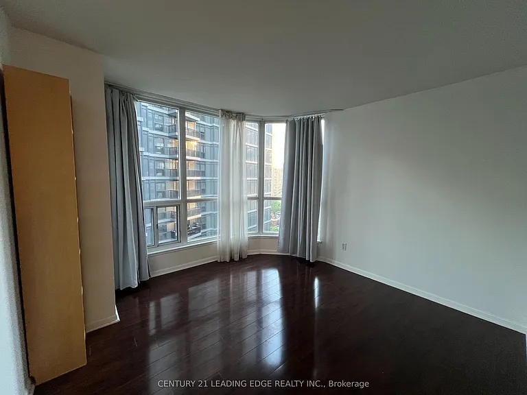 7 Carlton St #1115 — Photo 16
