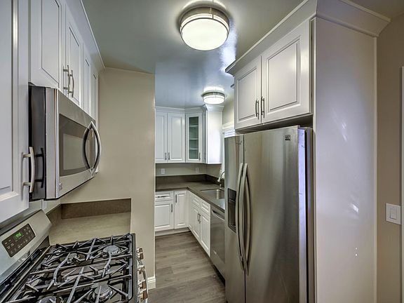 3rd image of 145 E Sierra Madre Blvd APT 3