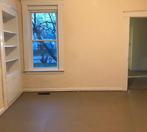 5th image of 92 Ewing St