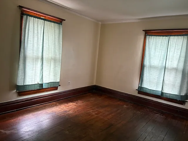 518 Locust St - 1/2 — Photo 2