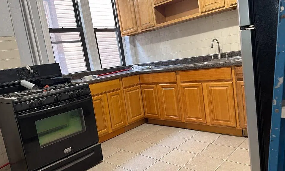 11 Grant Ave #2.2
