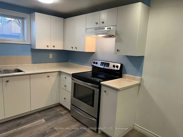 222 Currey Cres #BASEMENT — Photo 5