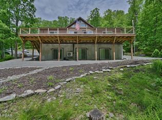 143 Blue Eddy Rd, Hawley, PA 18428