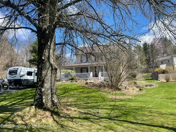 628 Gravity Hill Rd, Lake Ariel, PA 18436